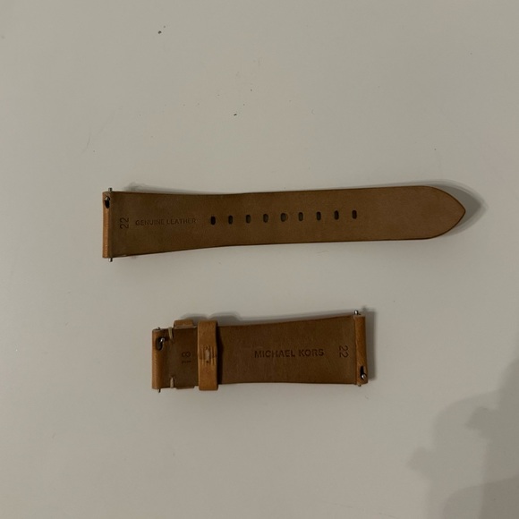Michael Kors Access Watch Band - Picture 4 of 4